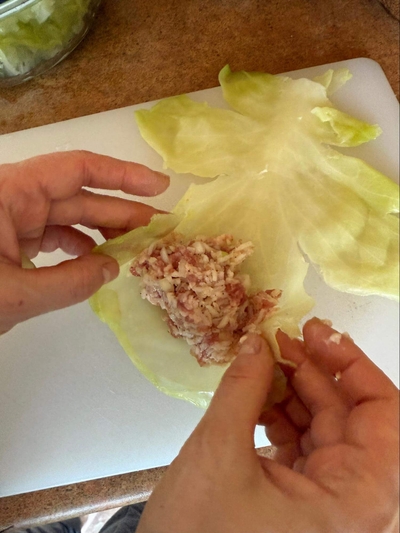 Pirmiausiai įdėti faršą